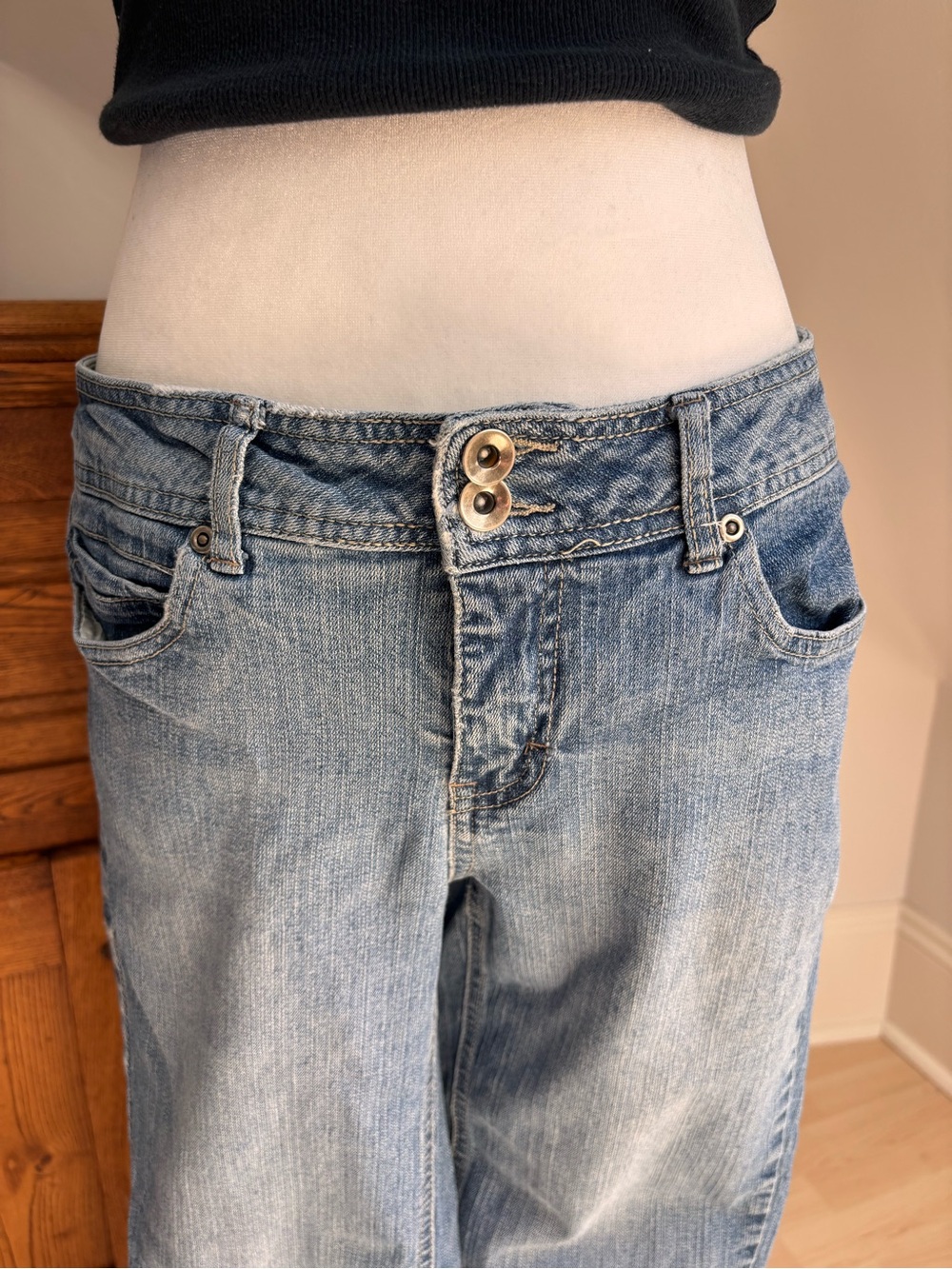 Nevada Low Rise Jeans 💙 - Picture 3 of 7